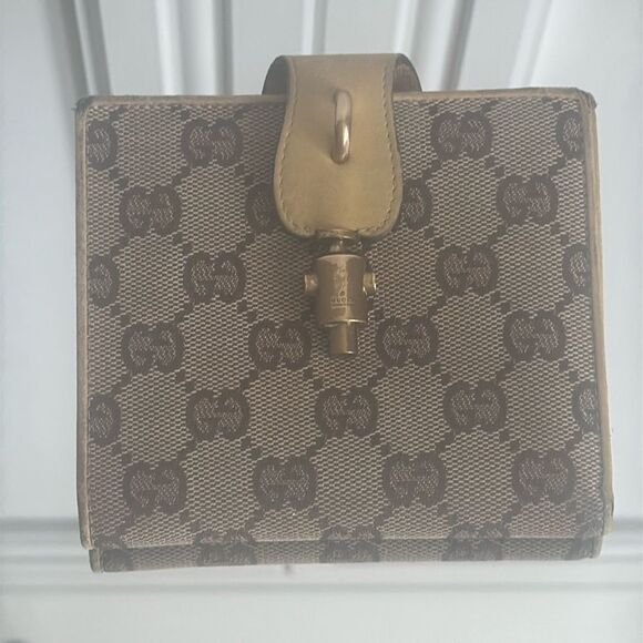 GUCCI Wallet - Picture 1 of 9